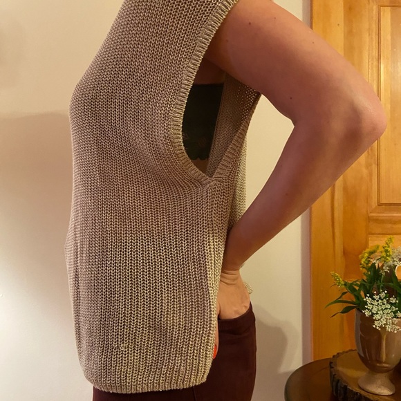 -SOLD- h&m sweater knit tank/vest - Picture 3 of 3
